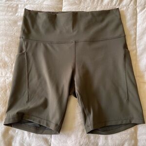 Lululemon Wunder Train High-Rise Short with Pockets 8”